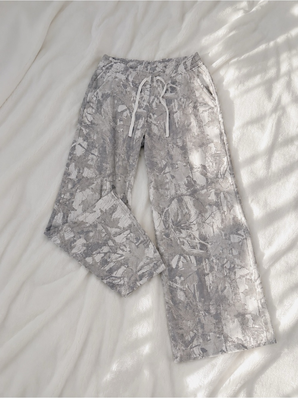 Hollister Wide Leg Camo Sweatpants Medium Long